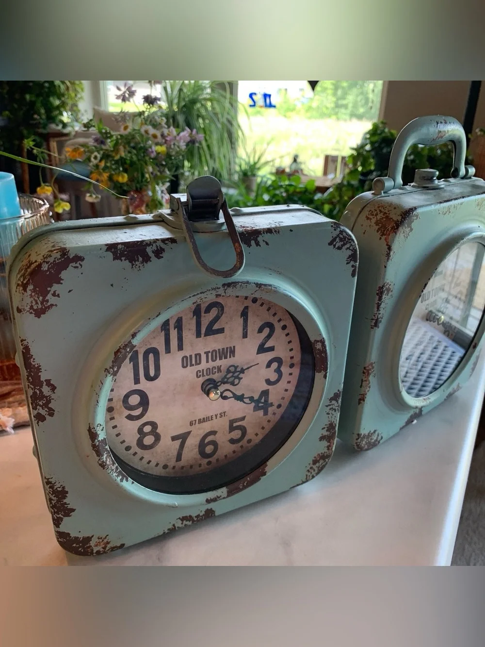 Old Town Clock 67 Bailey St. retro 2-sided table/mantel lunchbox style clock
